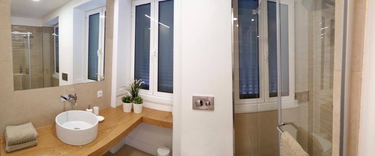 Finest Rentals - Downtown Villa ฟุงชาล ภายนอก รูปภาพ